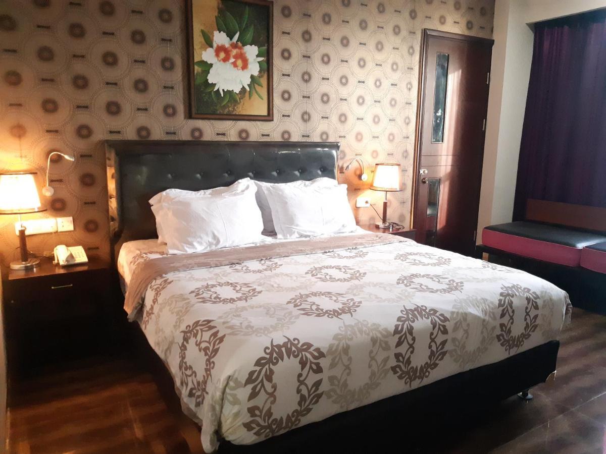 Pacific Hotel Ambon Bagian luar foto
